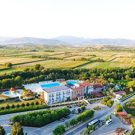 Gardenland Resort Bushat エクステリア 写真
