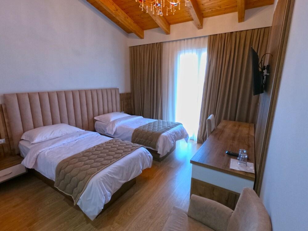 Gardenland Resort Bushat エクステリア 写真