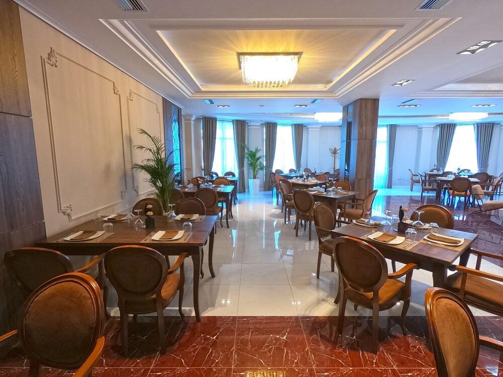 Gardenland Resort Bushat エクステリア 写真