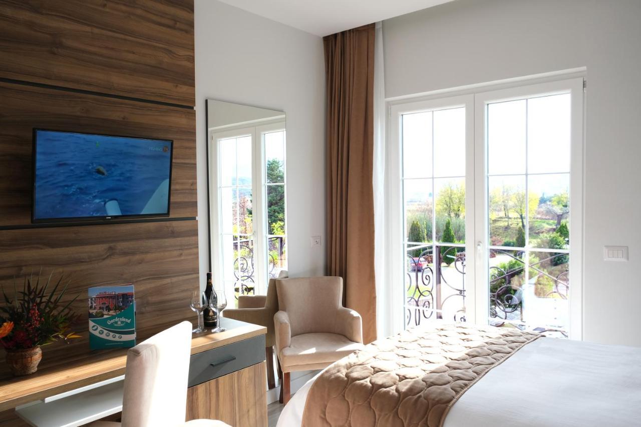 Gardenland Resort Bushat エクステリア 写真