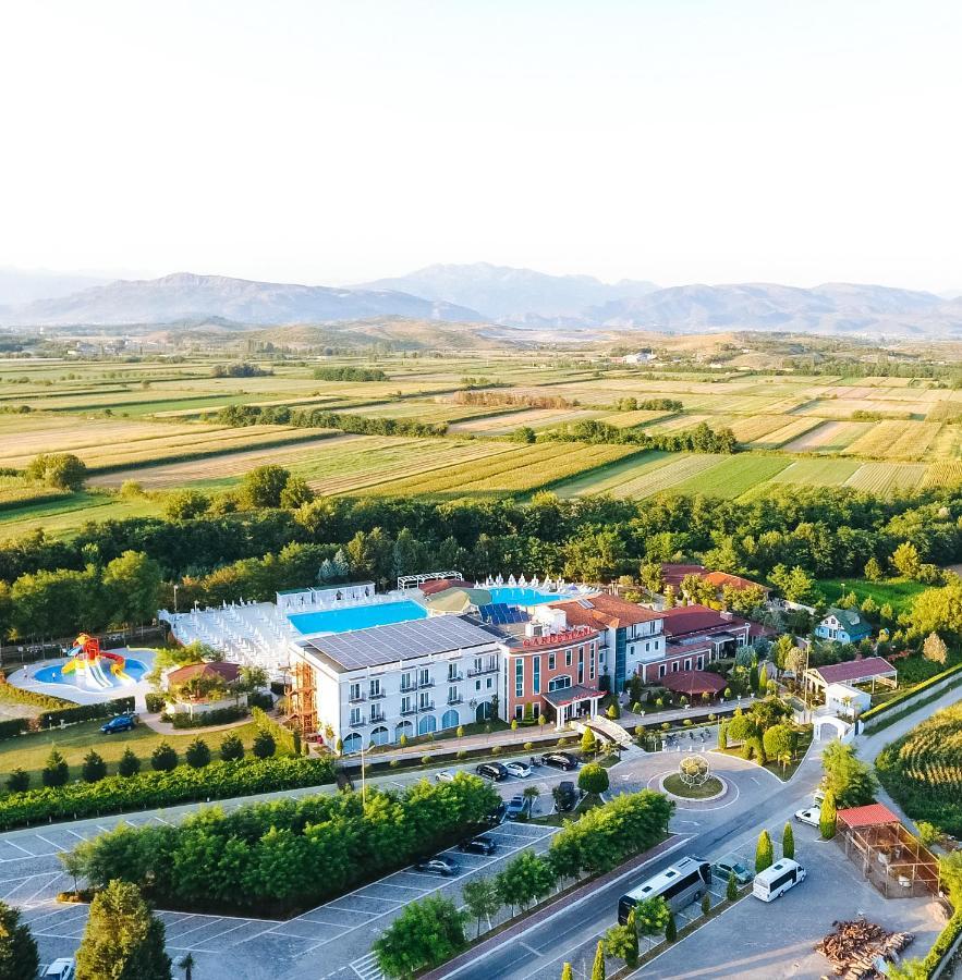 Gardenland Resort Bushat エクステリア 写真