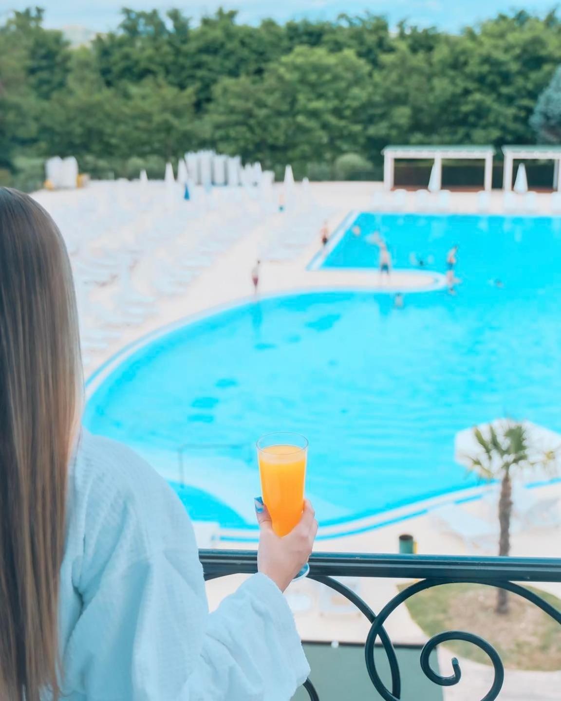 Gardenland Resort Bushat エクステリア 写真