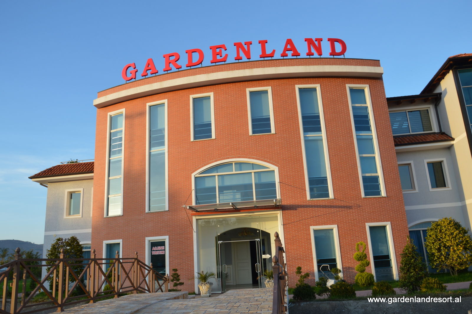 Gardenland Resort Bushat エクステリア 写真