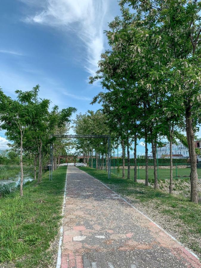 Gardenland Resort Bushat エクステリア 写真